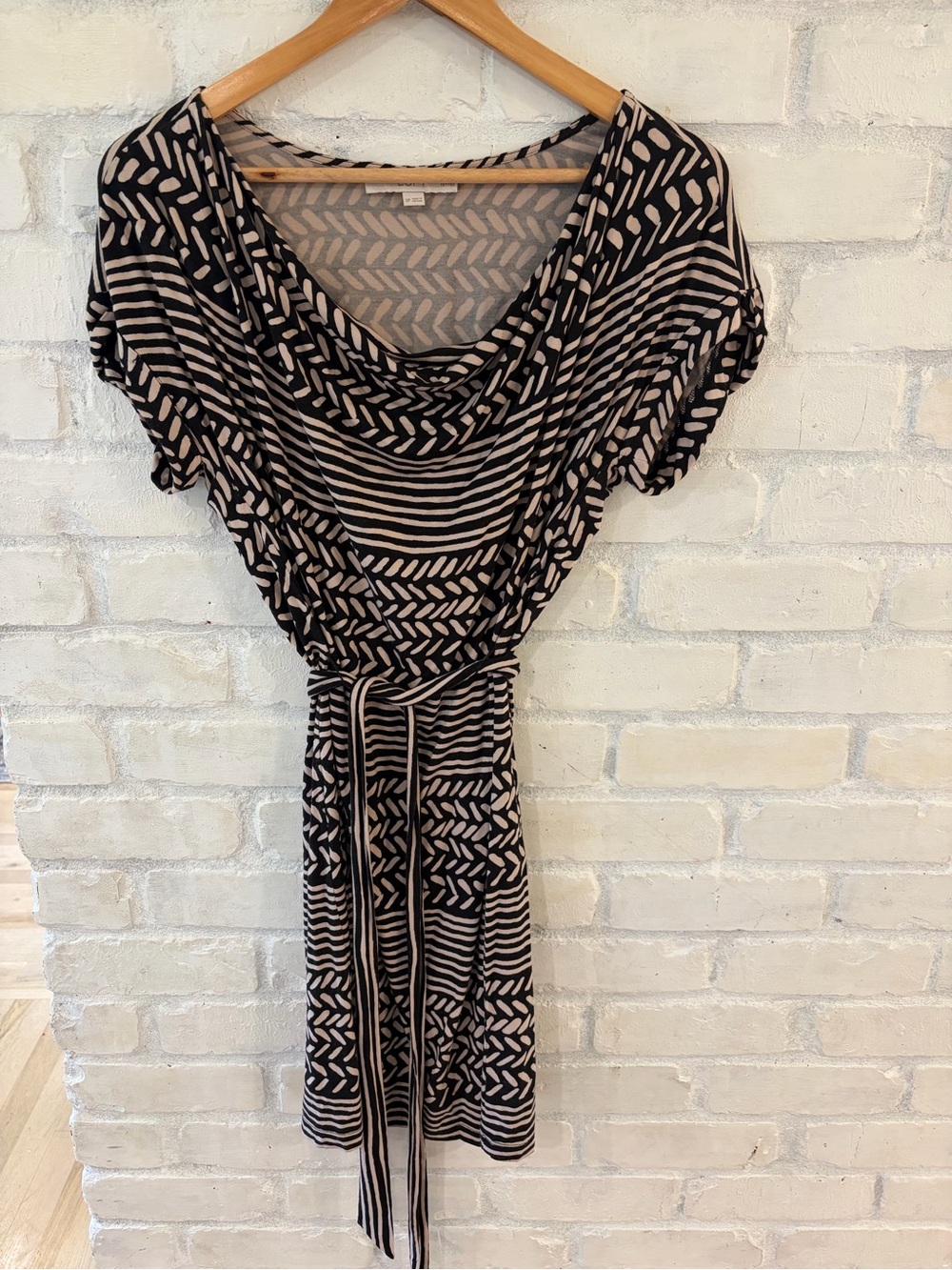 LOFT Black and Cream Patterned Midi Dress with Tie Waist (B2)